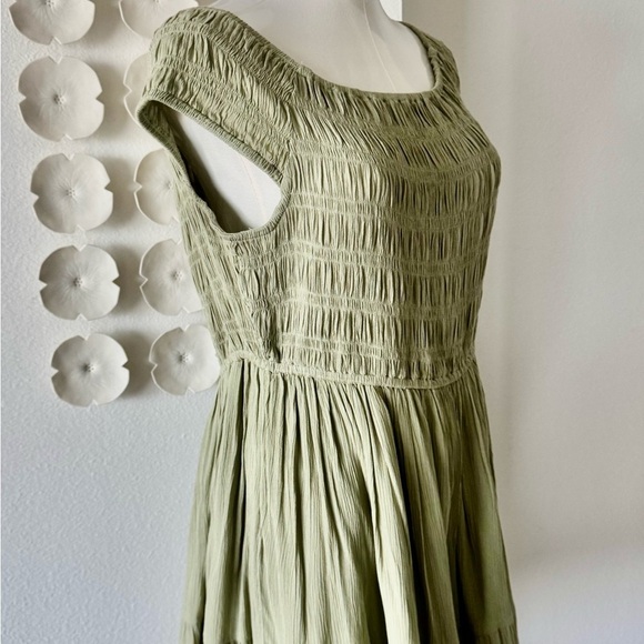 Oak and Fort Sage Green Gauze Dress – Size L – Off Shoulder Vacation Style - Picture 5 of 6